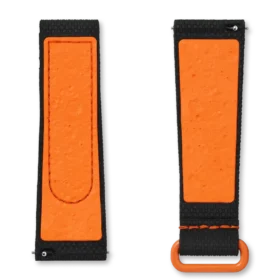 MoonSwatch de caucho negro/naranja